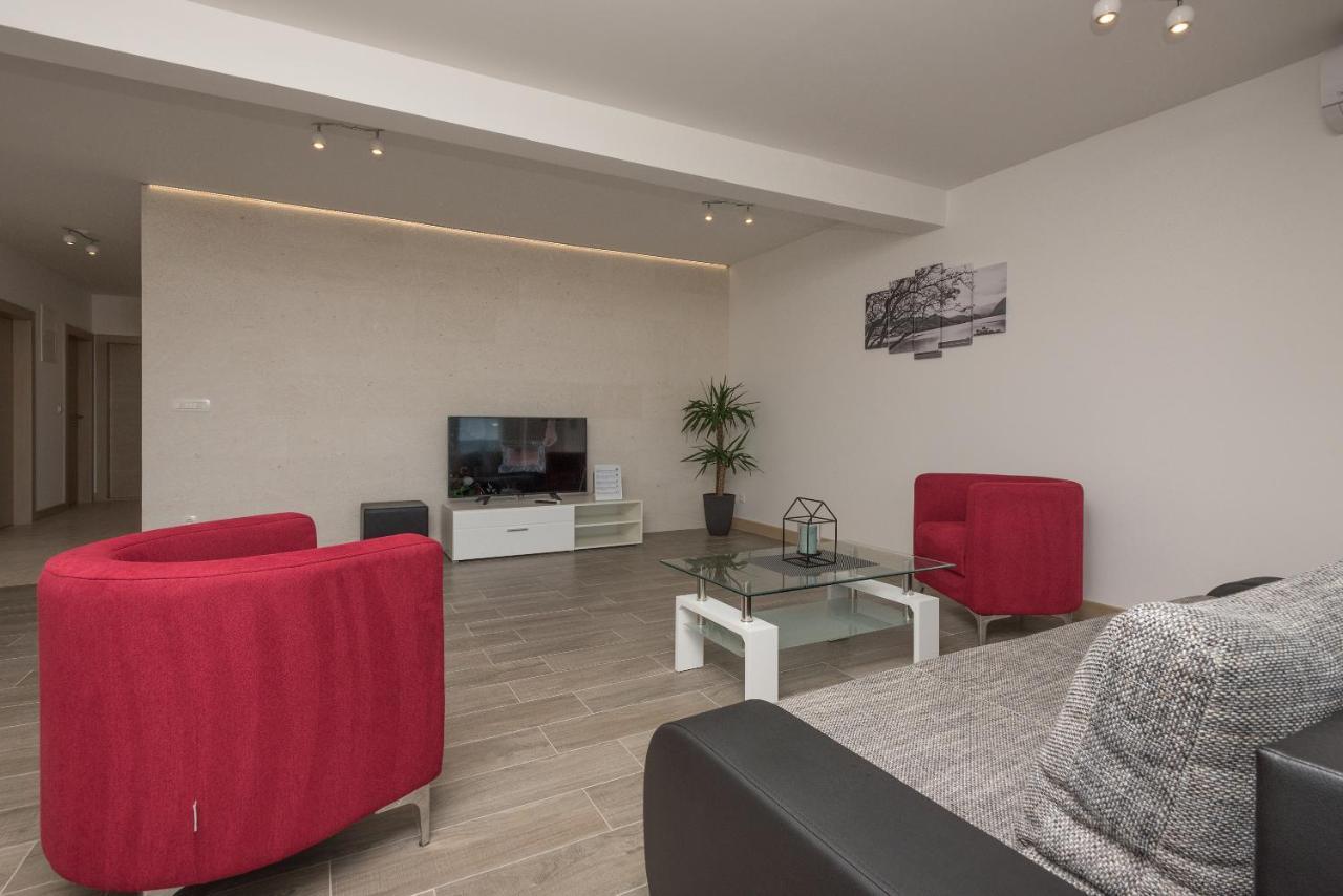 Apartments Villa Hadria Makarska Extérieur photo