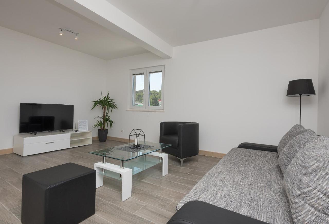 Apartments Villa Hadria Makarska Extérieur photo
