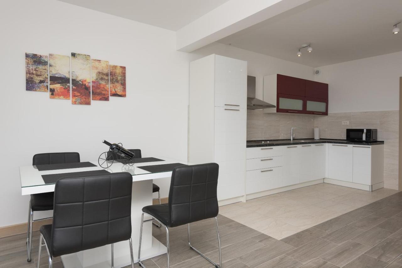 Apartments Villa Hadria Makarska Extérieur photo